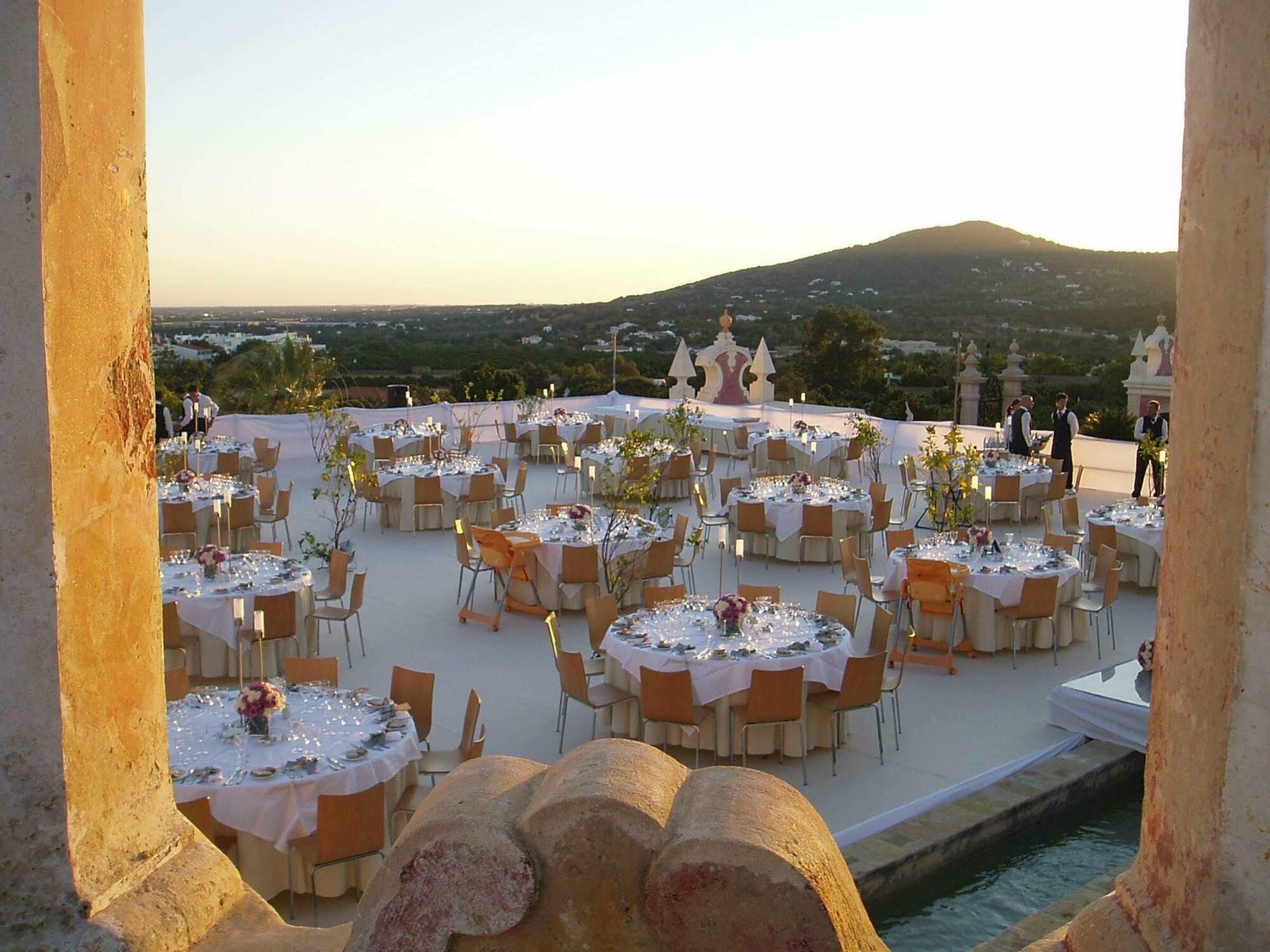 Pousada Palacio De Estoi - Small Luxury Hotels Of The World Luaran gambar Wedding reception at the La Cueva de los Verdes